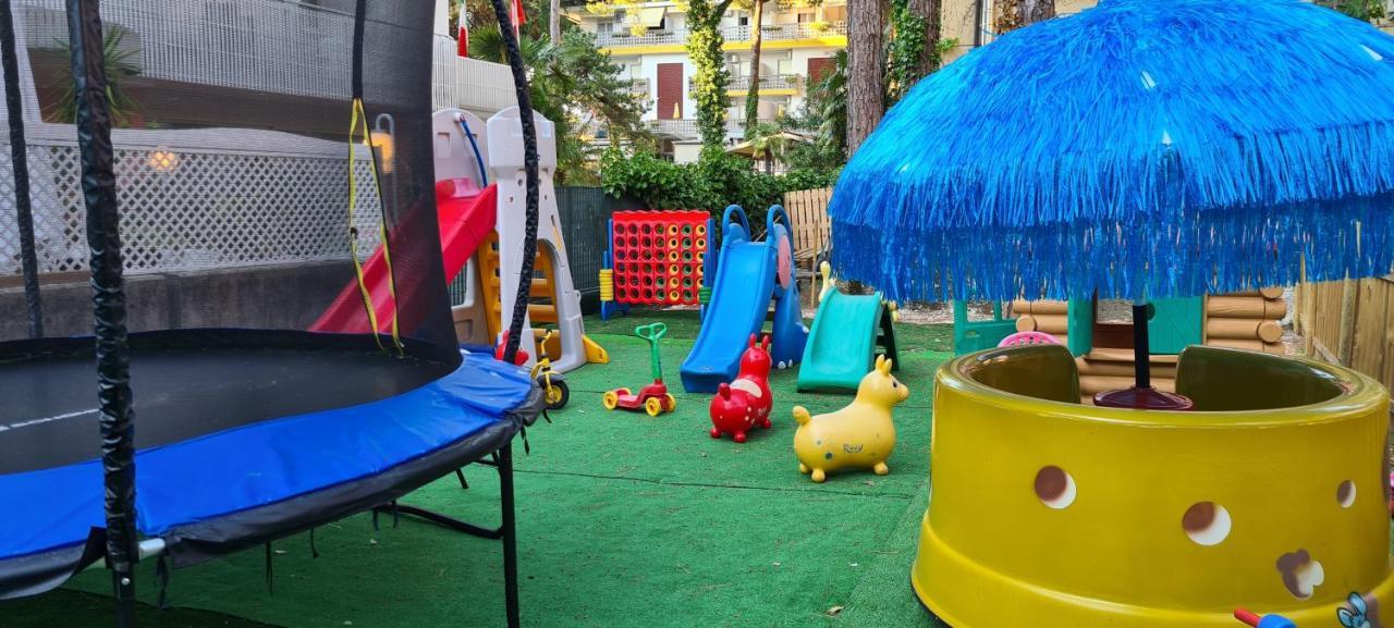Hotel Eros Lignano Sabbiadoro Eksteriør billede