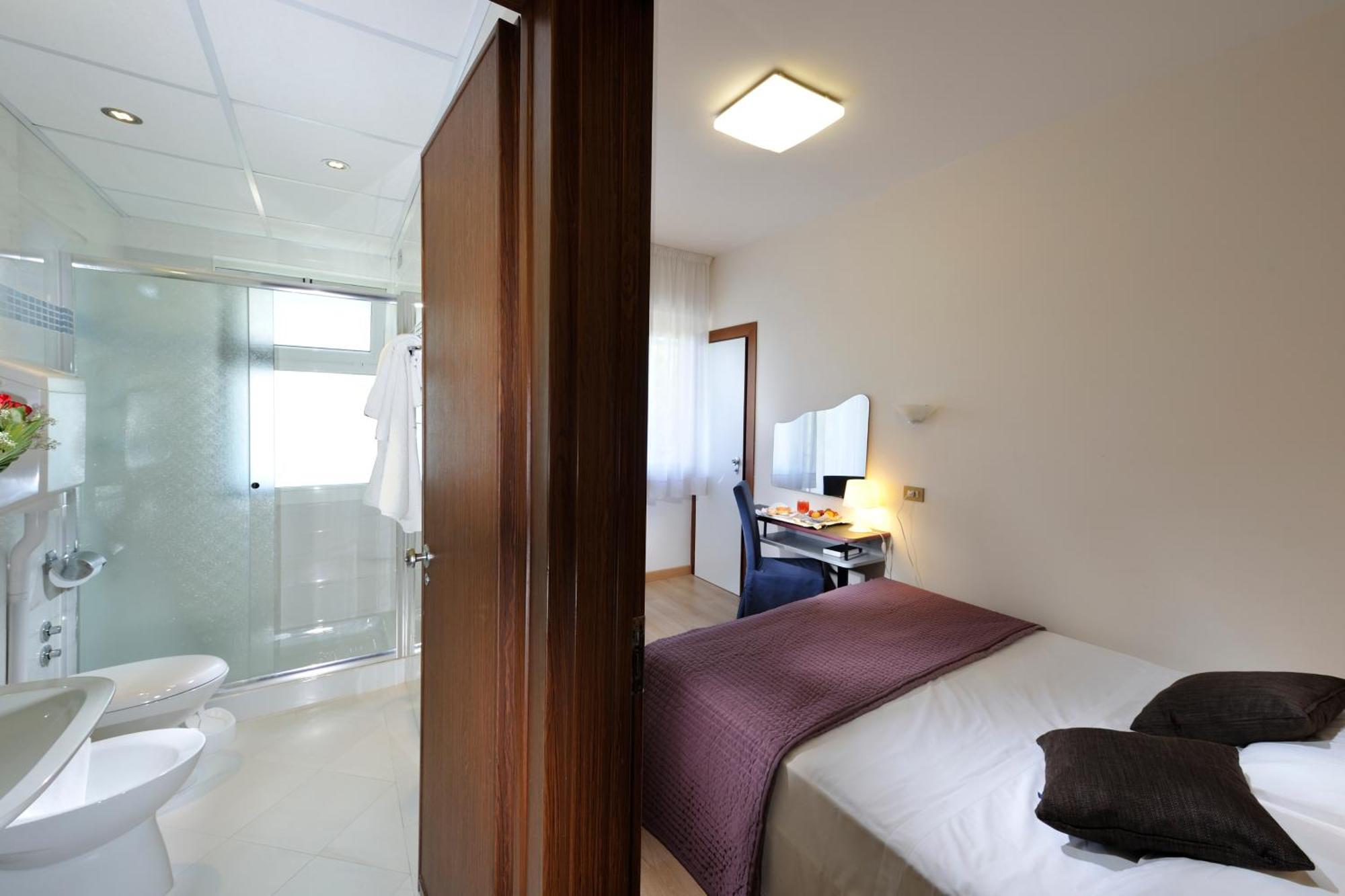 Hotel Eros Lignano Sabbiadoro Eksteriør billede