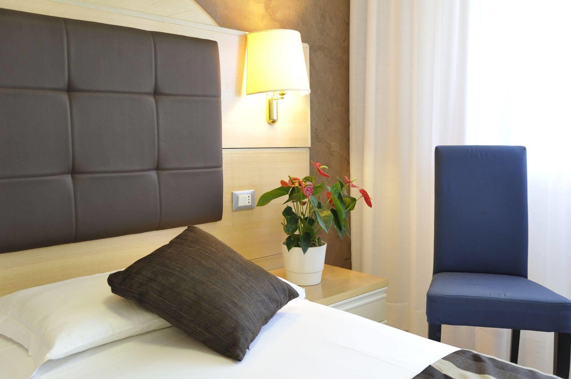 Hotel Eros Lignano Sabbiadoro Eksteriør billede